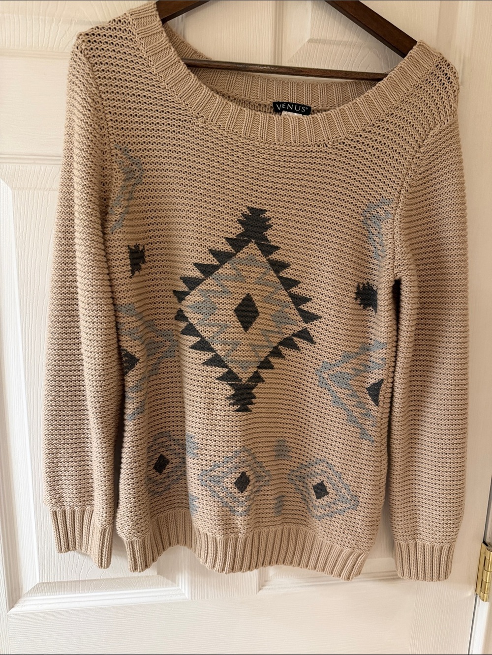 VENUS Beige Aztec-Pattern Crewneck Sweater with Black & Light Blue Accents Large